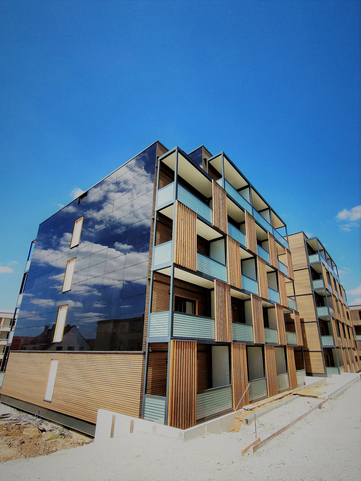 What types of modular buildings will you find in Unihouse's offer?
